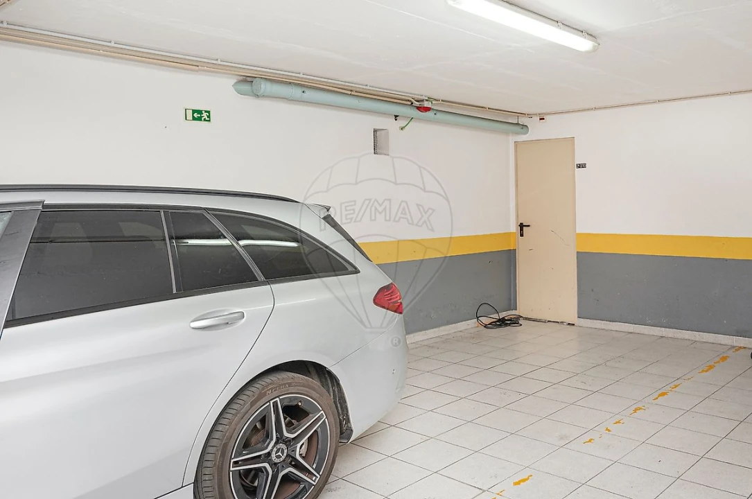 Apartamento T3 para Arrendamento em São Domingos de Rana Foto 35