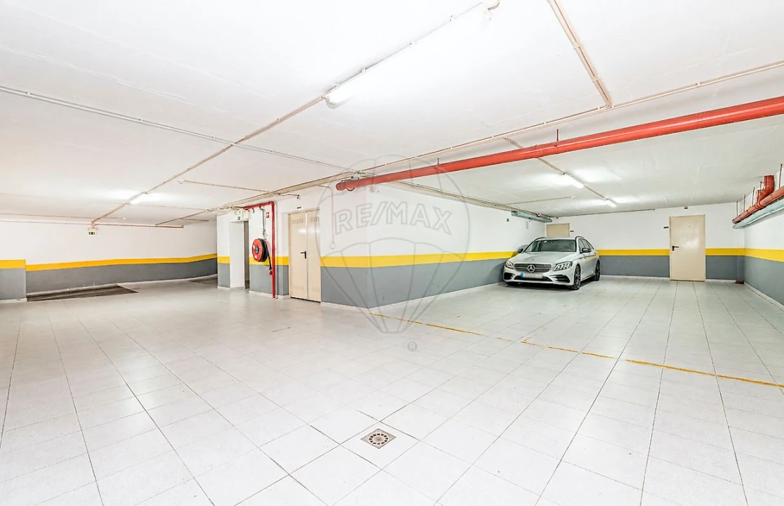 Apartamento T3 para Arrendamento em São Domingos de Rana Foto 33