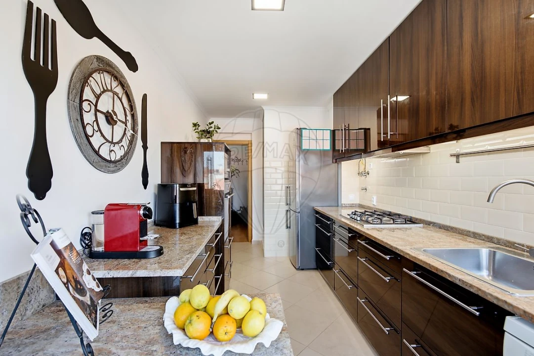 Apartamento T2 para Venda em Rio de Mouro Foto 31