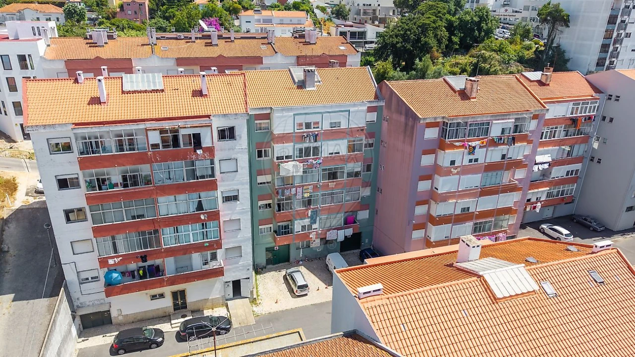 Apartamento T2 para Venda em Rio de Mouro Foto 1