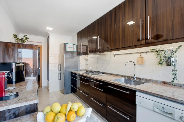 Apartamento T2 para Venda em Rio de Mouro Foto 27