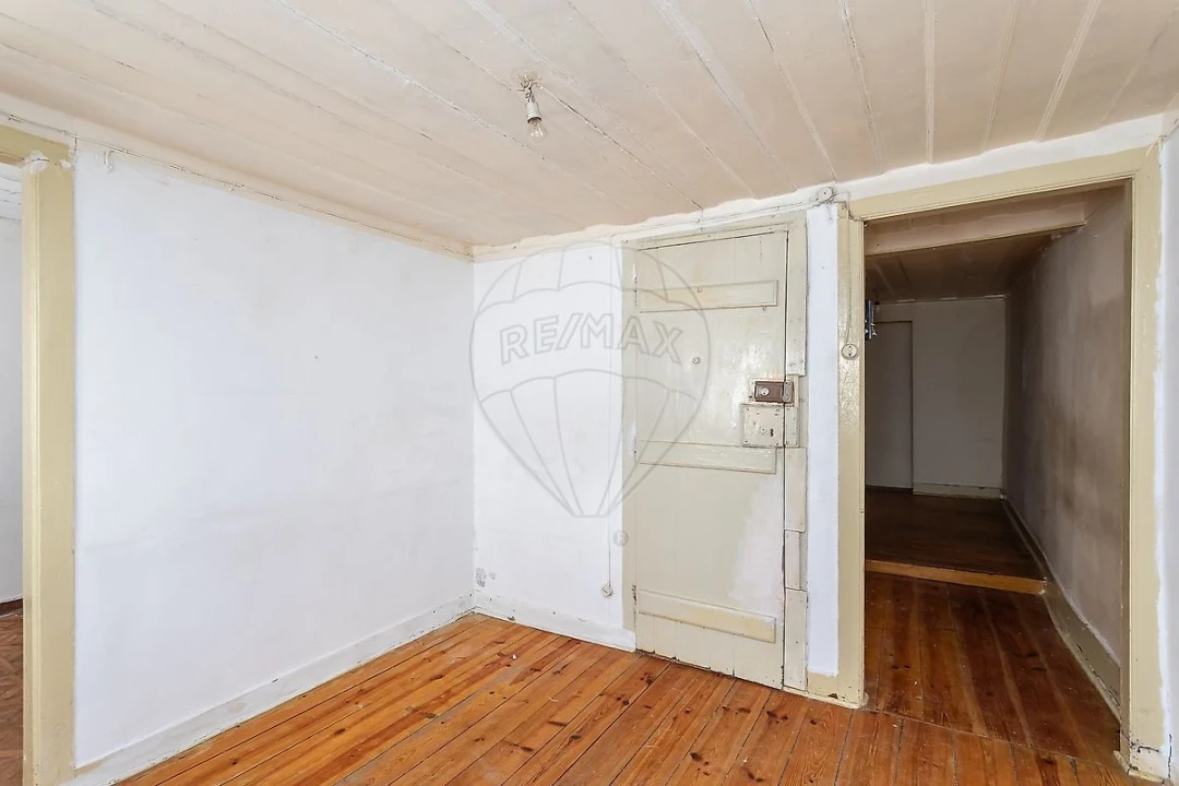 Apartamento T2 para Venda em Santa Maria Maior Foto 3