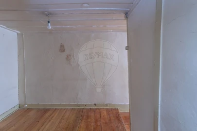 Apartamento T2 para Venda em Santa Maria Maior