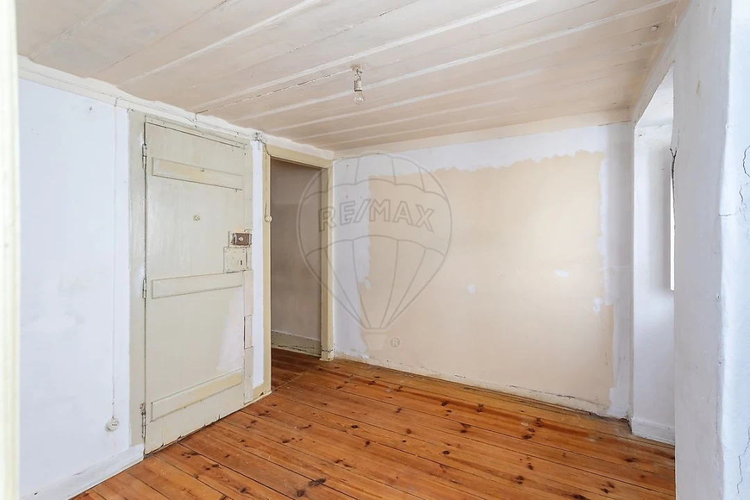 Apartamento T2 para Venda em Santa Maria Maior Foto 4