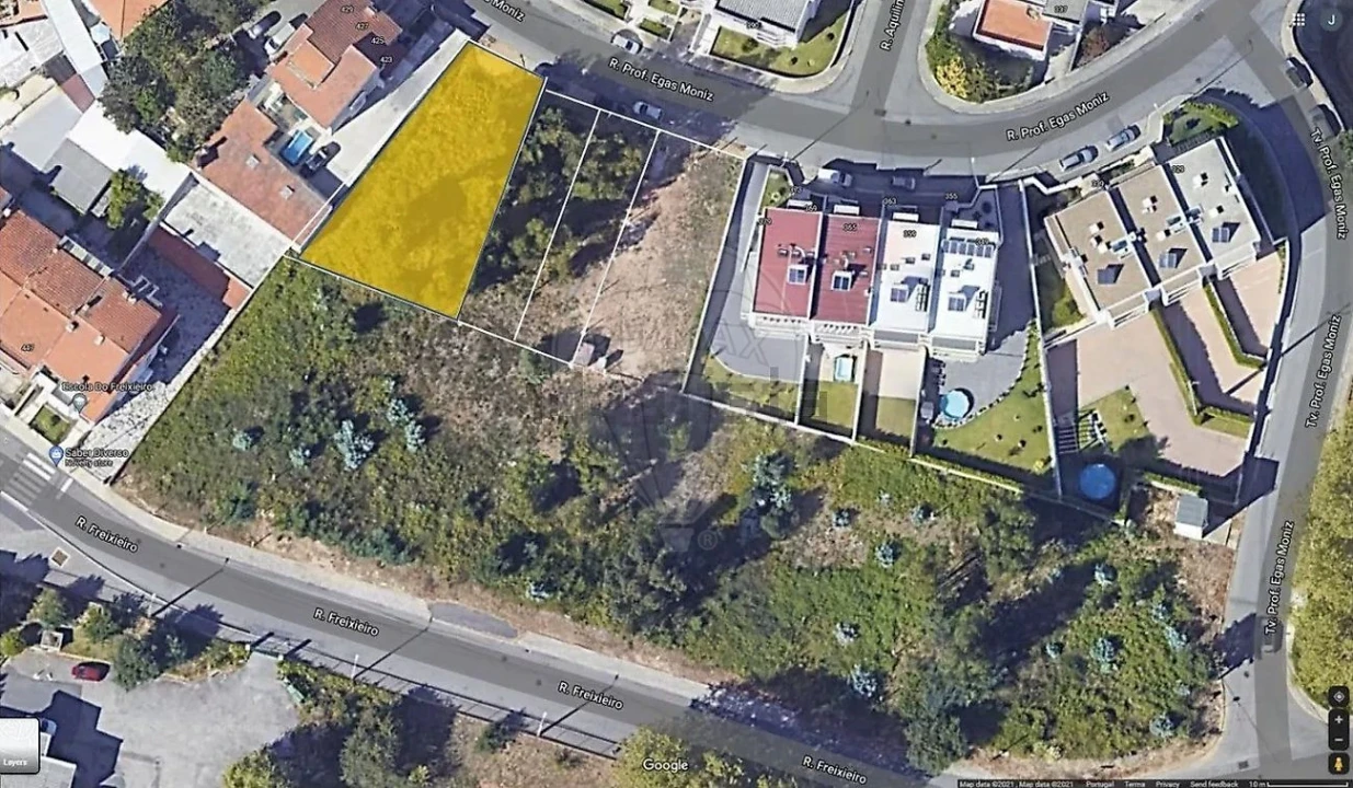 Terreno para Venda em Oliveira do Douro Foto 1