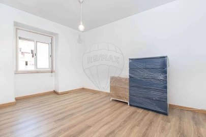 Apartamento T2 para Venda em Queluz e Belas