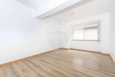 Apartamento T2 para Venda em Queluz e Belas
