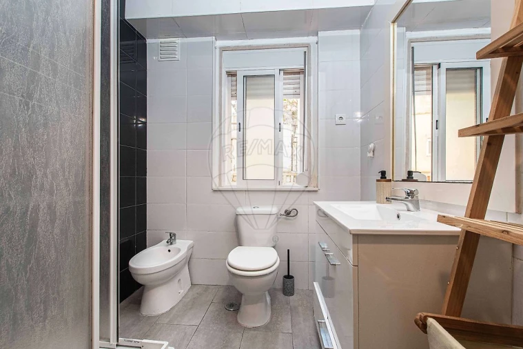 Apartamento T2 para Venda em Queluz e Belas Foto 12