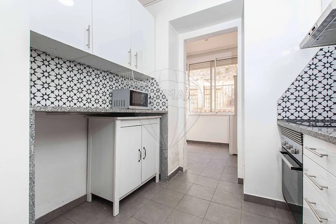 Apartamento T2 para Venda em Queluz e Belas Foto 17