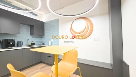 Escritório para Arrendamento em Lordelo do Ouro e Massarelos