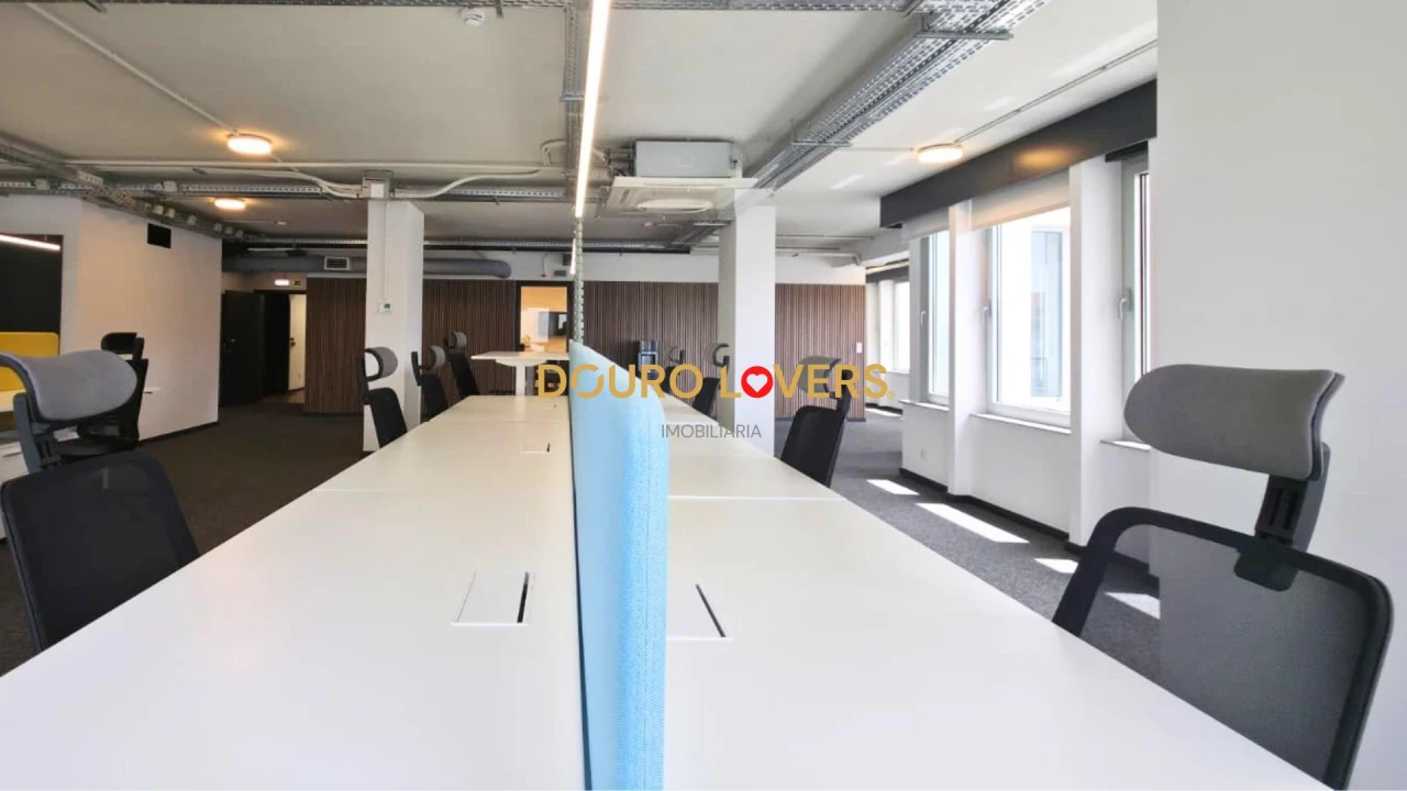 Escritório para Arrendamento em Lordelo do Ouro e Massarelos Foto 36