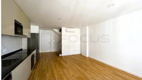 Apartamento T2 para Venda em Glória e Vera Cruz