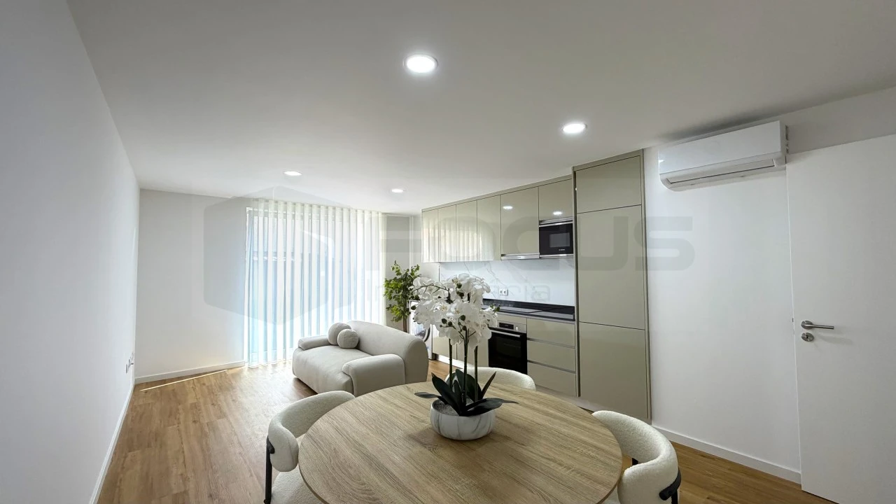 Apartamento T1 para Venda em Glória e Vera Cruz Foto 1