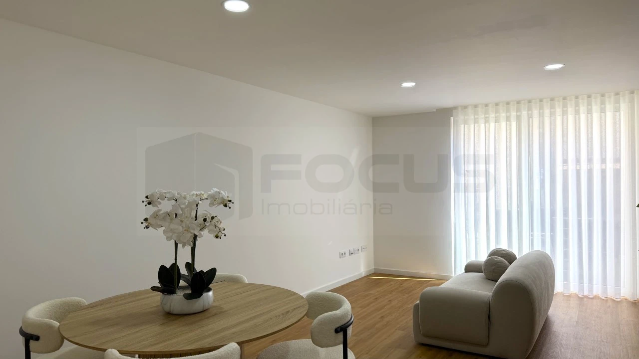 Apartamento T1 para Venda em Glória e Vera Cruz Foto 3