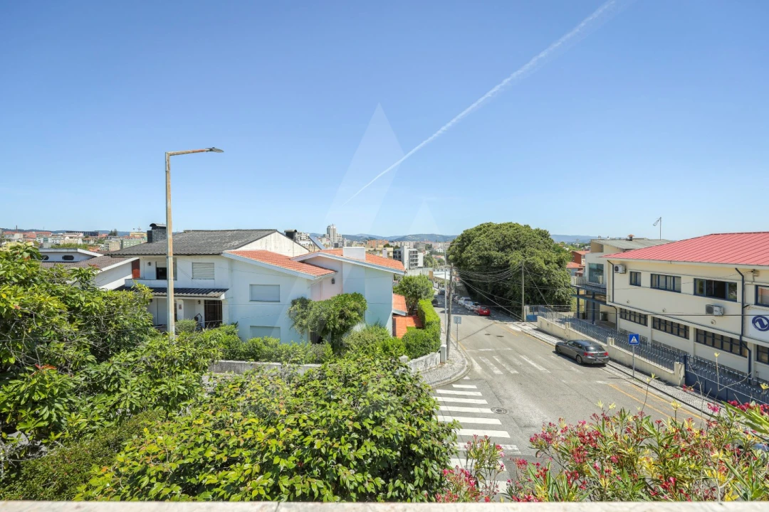 Moradia T6 para Venda em São João da Madeira Foto 15