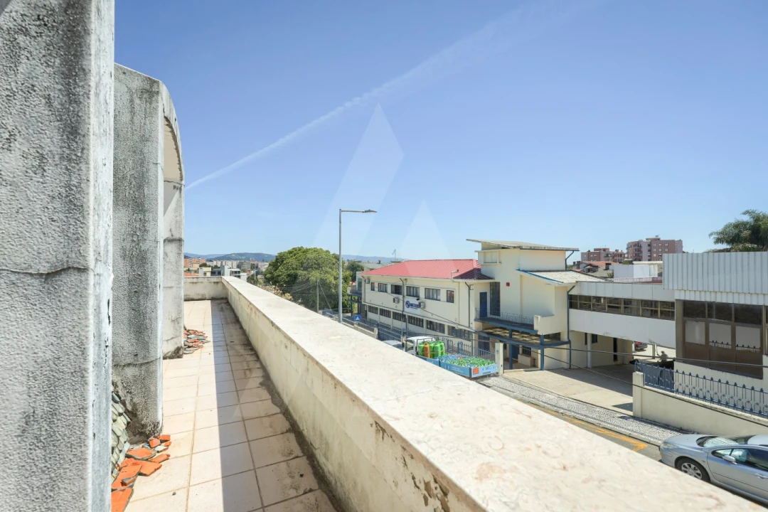 Moradia T6 para Venda em São João da Madeira Foto 18