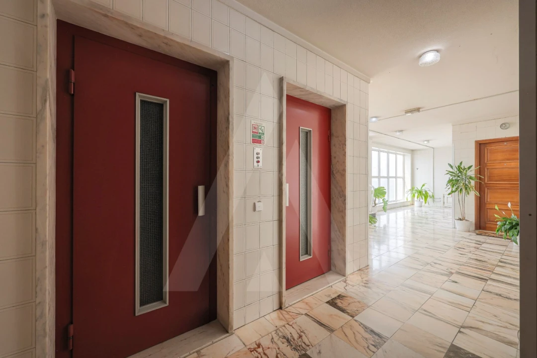 Apartamento T1 para Venda em Mafamude e Vilar do Paraíso Foto 27