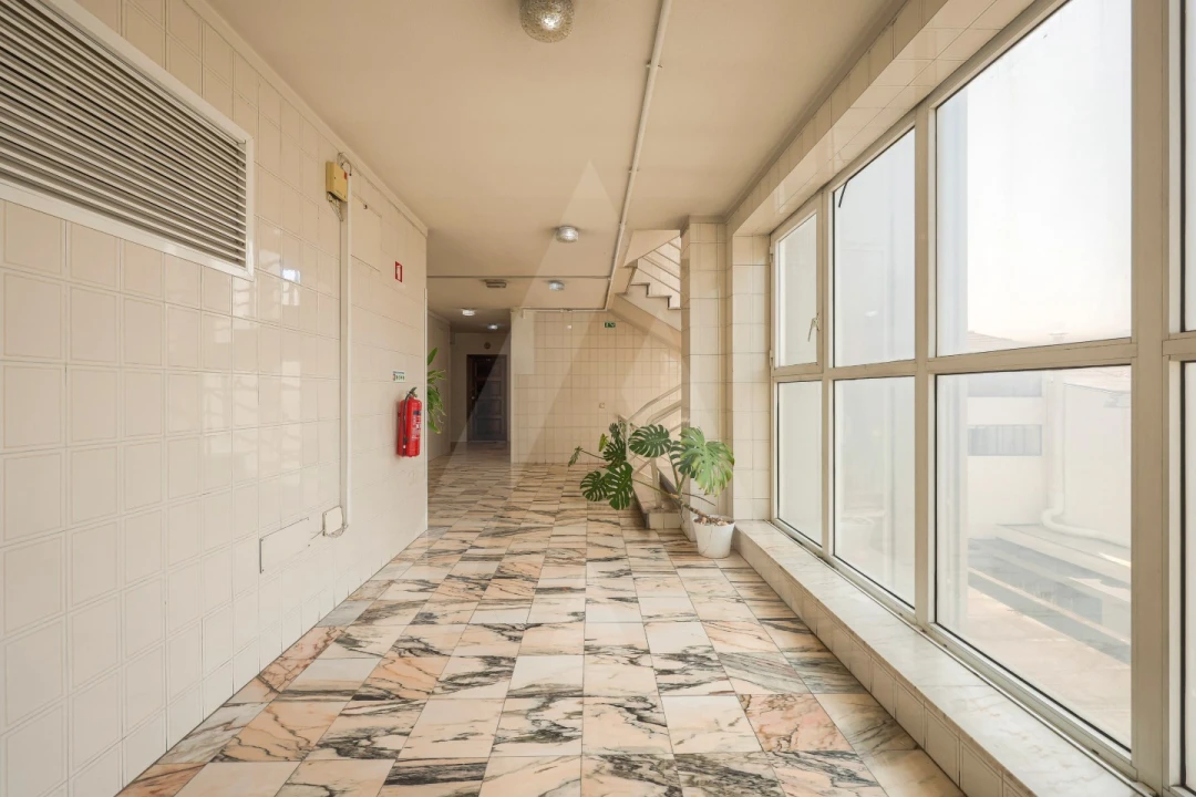 Apartamento T1 para Venda em Mafamude e Vilar do Paraíso Foto 31