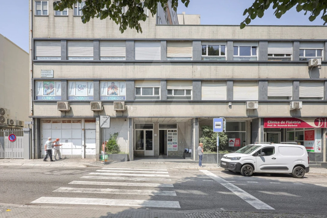 Apartamento T1 para Venda em Mafamude e Vilar do Paraíso Foto 38