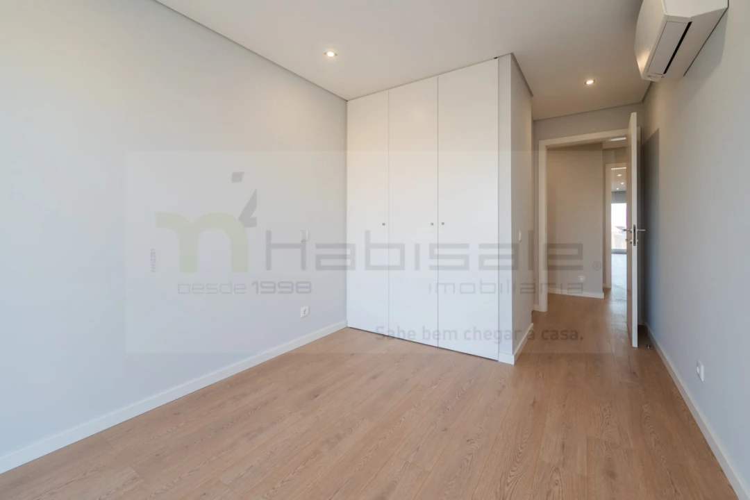 Apartamento T3 para Venda em Carcavelos e Parede Foto 24
