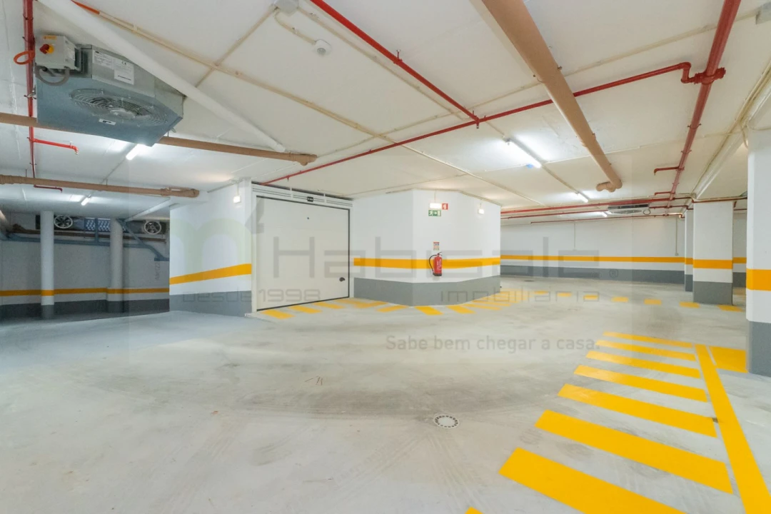Apartamento T3 para Venda em Carcavelos e Parede Foto 35