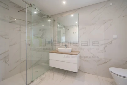 Apartamento T3 para Venda em Carcavelos e Parede