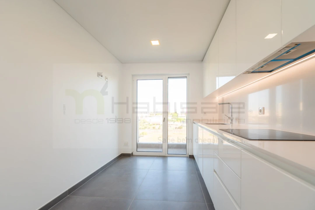 Apartamento T3 para Venda em Carcavelos e Parede Foto 2