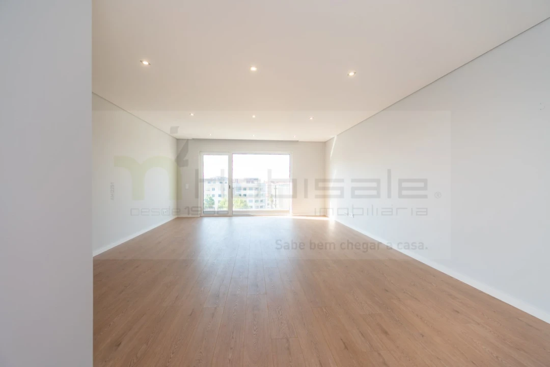 Apartamento T3 para Venda em Carcavelos e Parede Foto 3