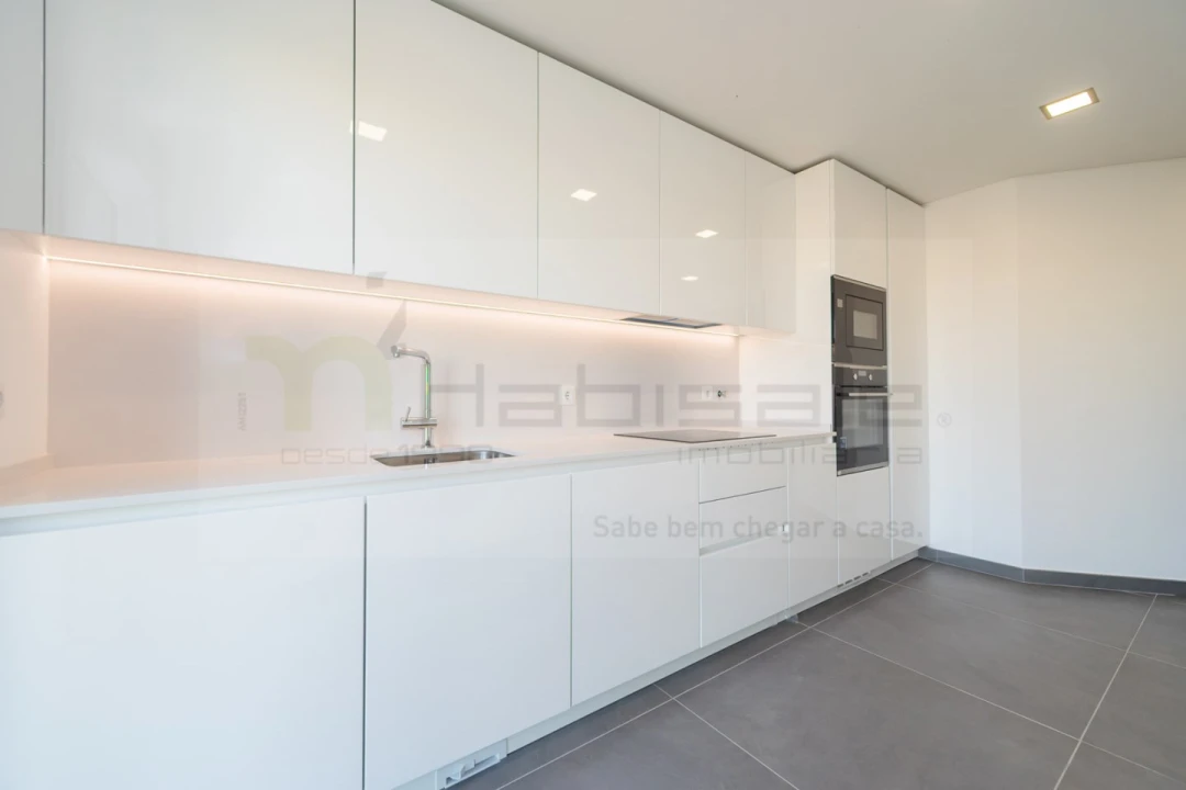 Apartamento T3 para Venda em Carcavelos e Parede Foto 8