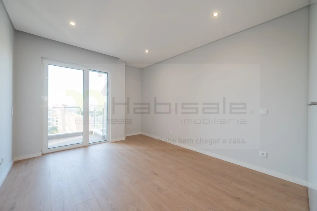 Apartamento T3 para Venda em Carcavelos e Parede Foto 29