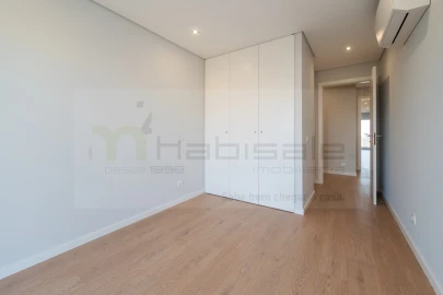 Apartamento T3 para Venda em Carcavelos e Parede