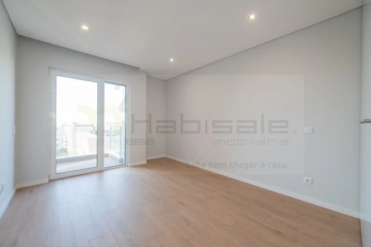 Apartamento T3 para Venda em Carcavelos e Parede Foto 29