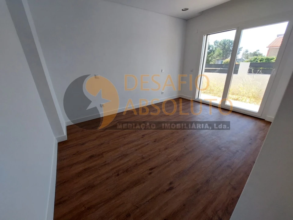 Moradia T3 para Venda em Quinta do Anjo Foto 9