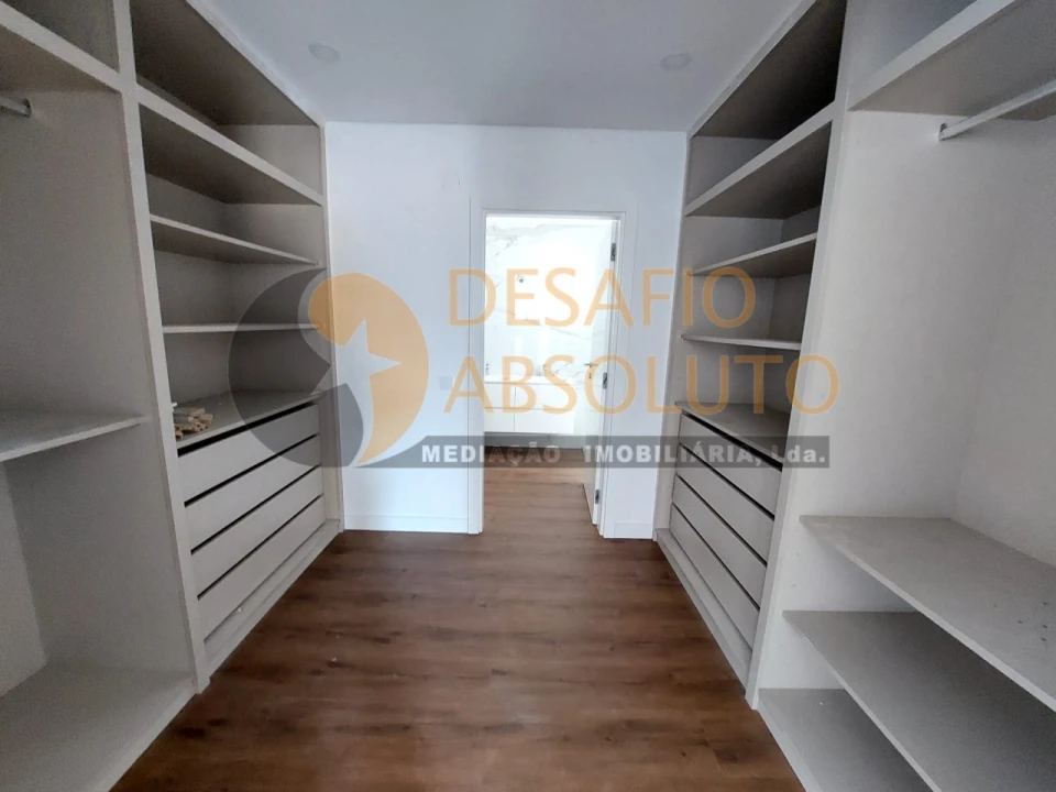 Moradia T3 para Venda em Quinta do Anjo Foto 10