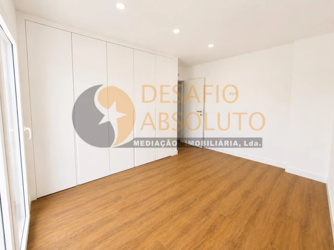 Moradia T3 para Venda em Quinta do Anjo Foto 12