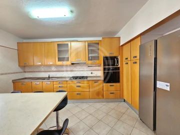 Moradia T4 para Venda em Loule (São Clemente)