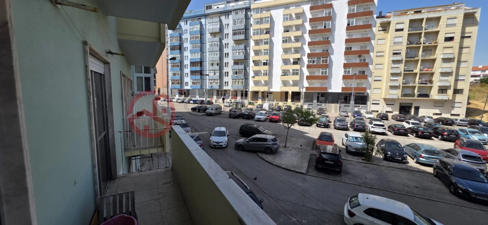 Apartamento T2 para Venda em Laranjeiro e Feijó Foto 6
