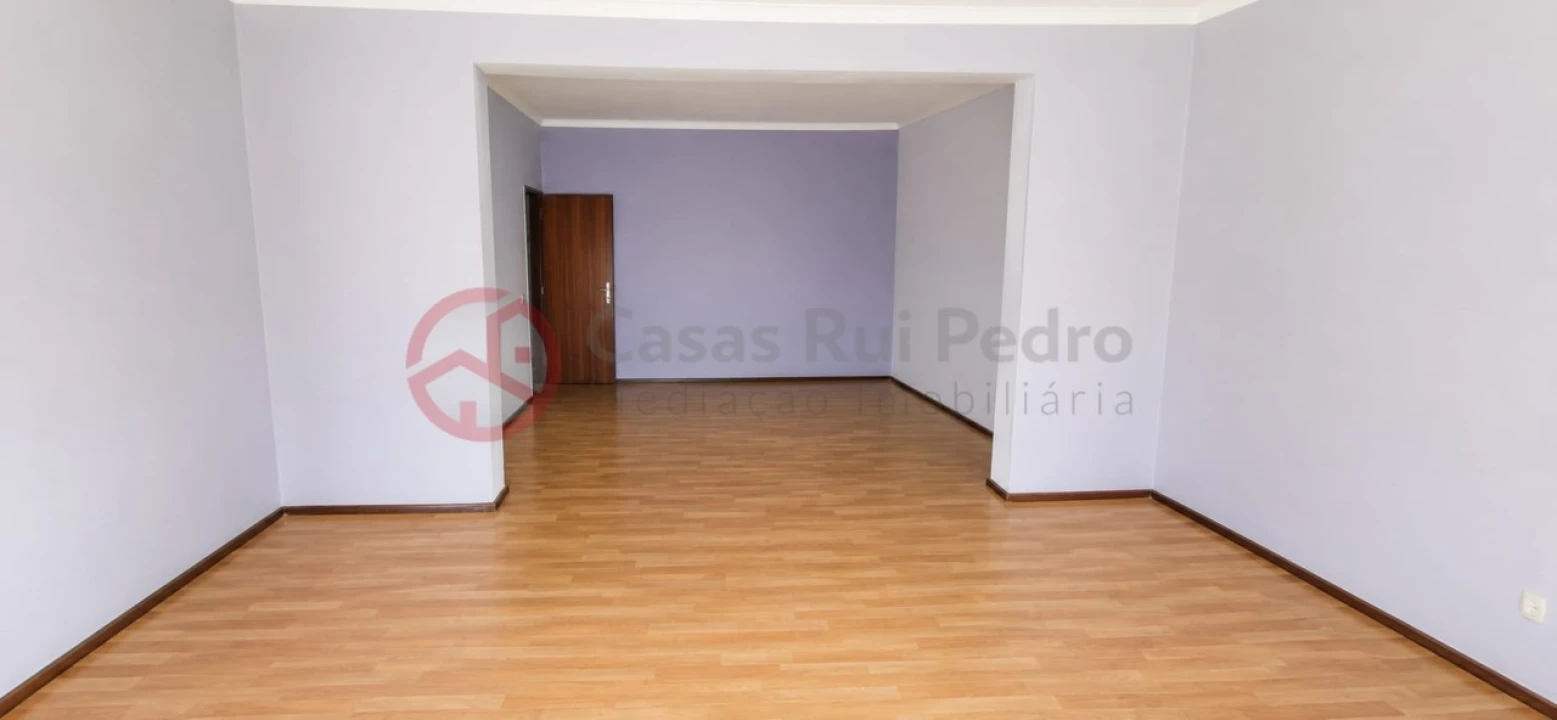 Apartamento T2 para Venda em Laranjeiro e Feijó Foto 7
