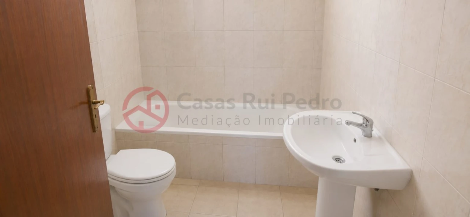Apartamento T2 para Venda em Laranjeiro e Feijó Foto 19