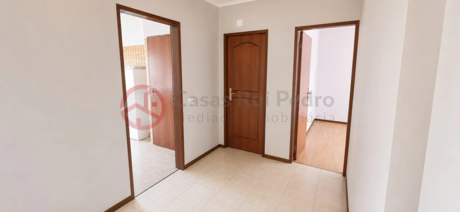 Apartamento T2 para Venda em Laranjeiro e Feijó Foto 22