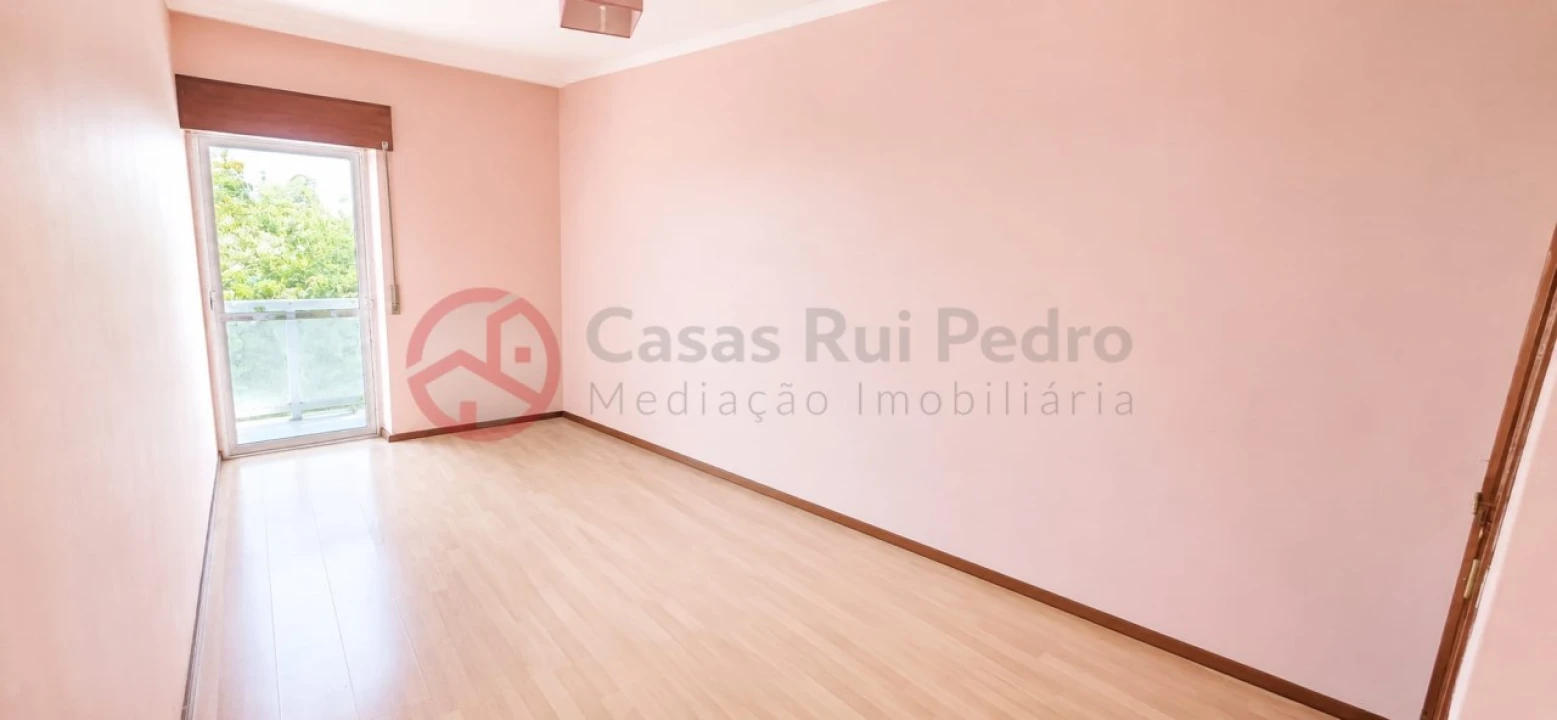 Apartamento T2 para Venda em Laranjeiro e Feijó Foto 32