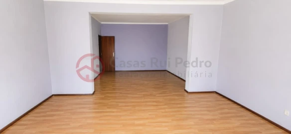 Apartamento T2 para Venda em Laranjeiro e Feijó