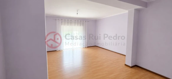 Apartamento T2 para Venda em Laranjeiro e Feijó