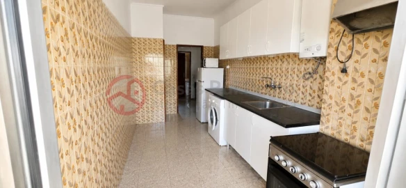 Apartamento T2 para Venda em Laranjeiro e Feijó