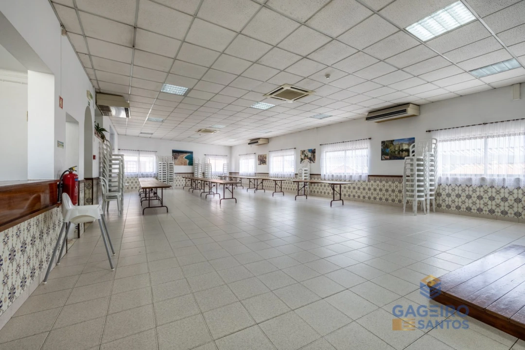 Loja para Arrendamento em Alfeizerão Foto 26