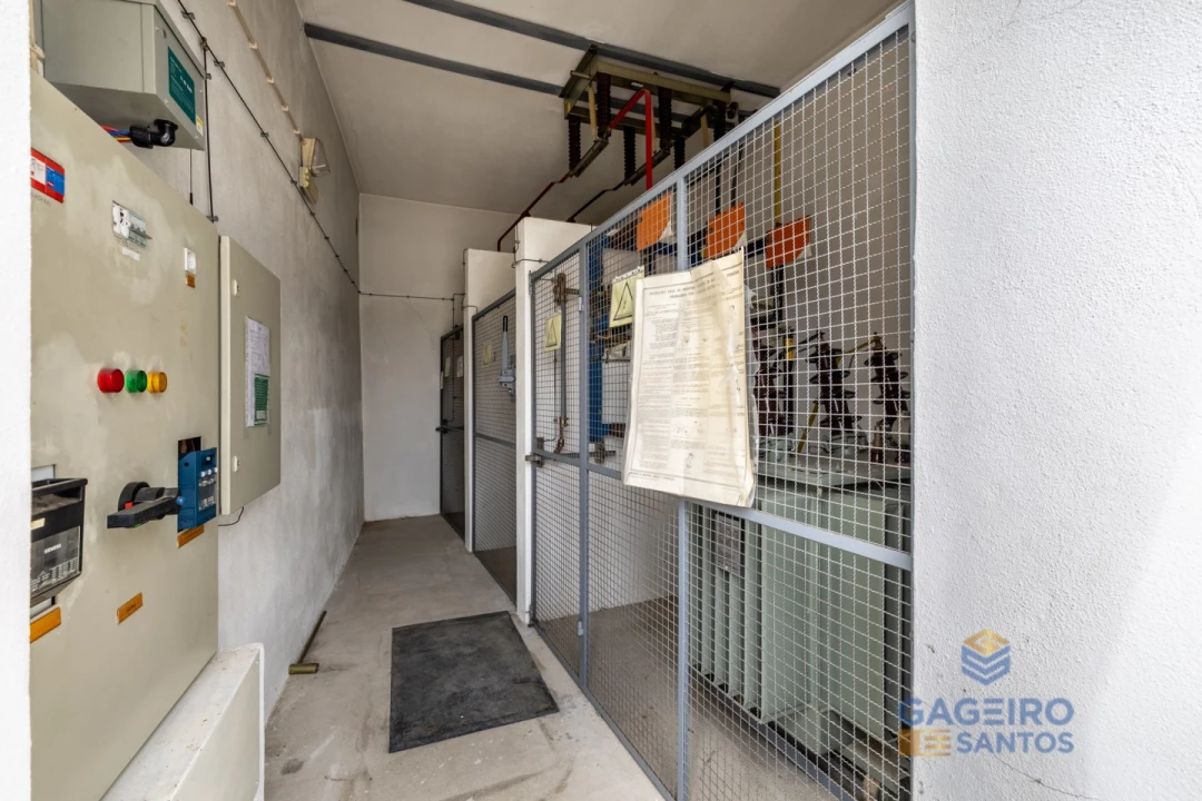 Loja para Arrendamento em Alfeizerão Foto 40