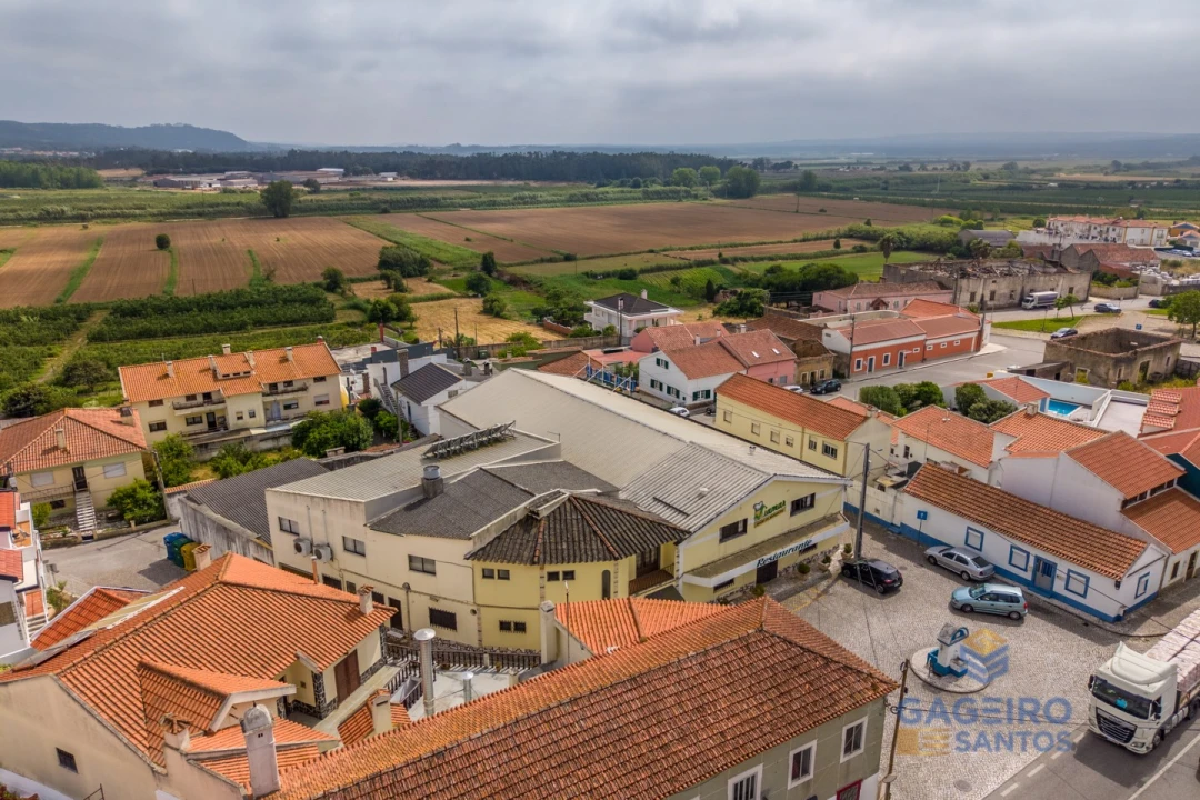 Loja para Arrendamento em Alfeizerão Foto 7