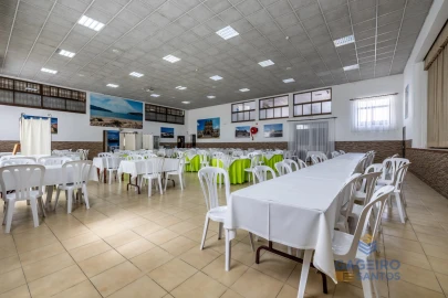 Loja para Arrendamento em Alfeizerão
