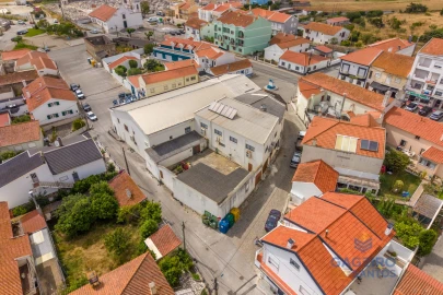 Loja para Arrendamento em Alfeizerão