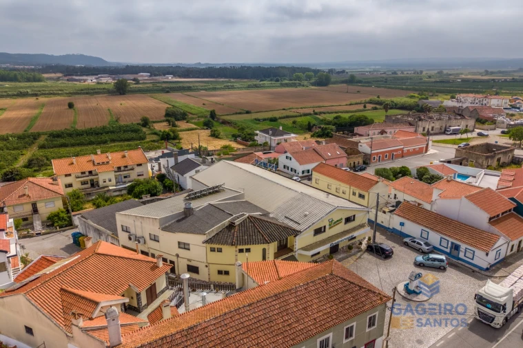 Loja para Arrendamento em Alfeizerão Foto 7